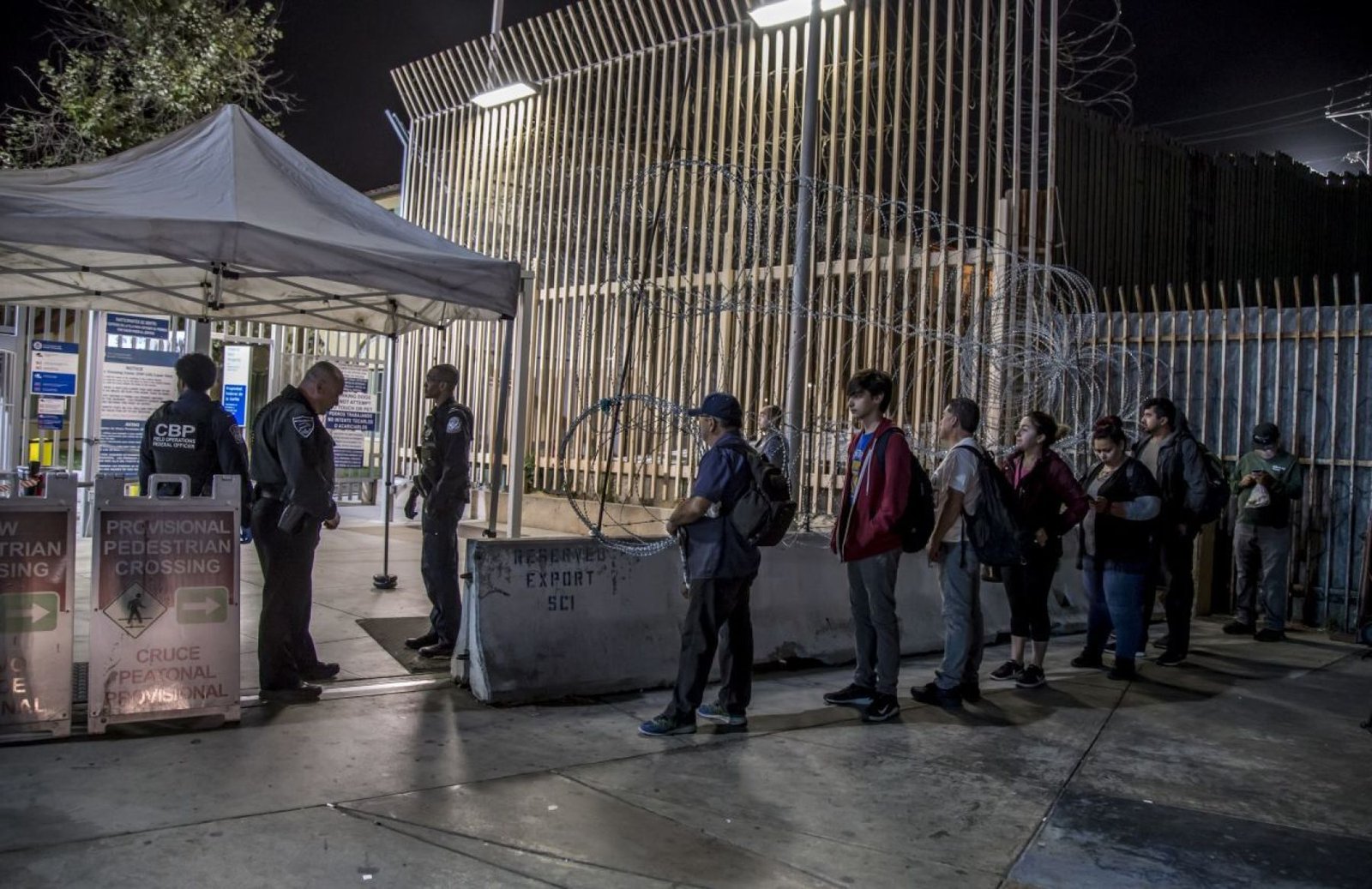 Hombre es acribillado en frontera Mexicali-Calexico