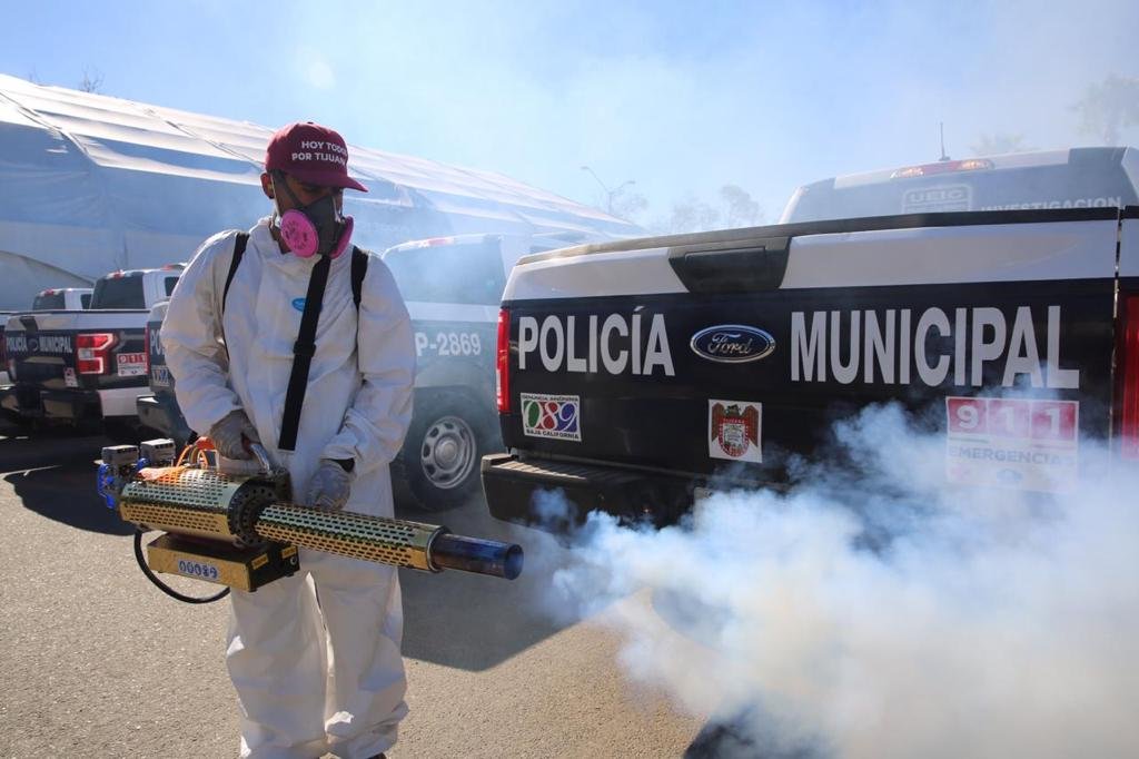 Desinfectan 200 unidades de Policía Municipal de Tijuana