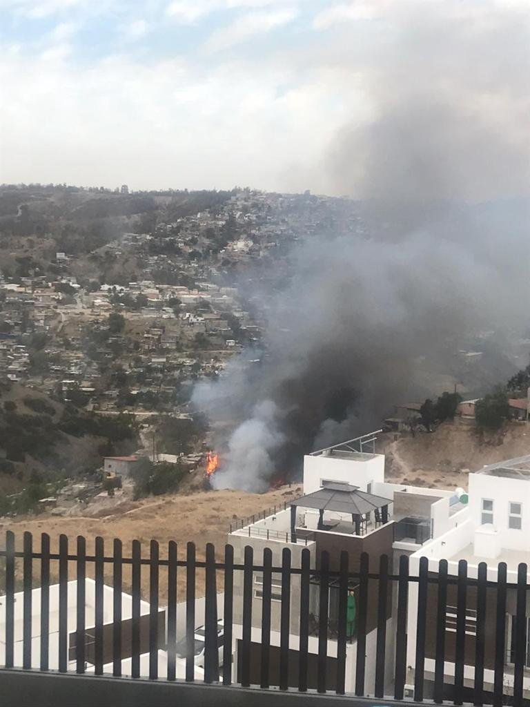 Atienden incendios en Tijuana, Rosarito y Tecate