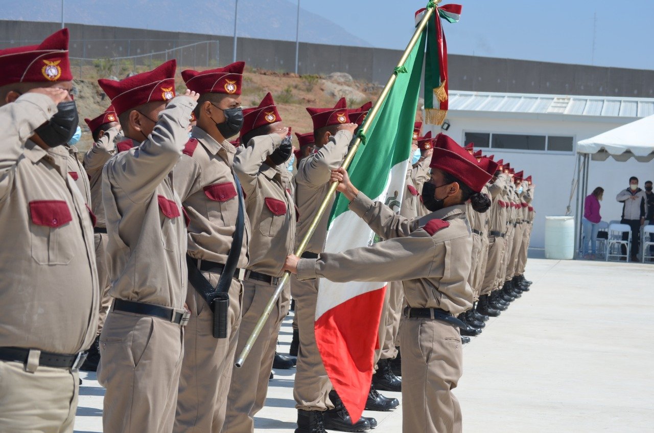 Celebran a alumnos de preparatoria militarizada de la FGE en Tecate