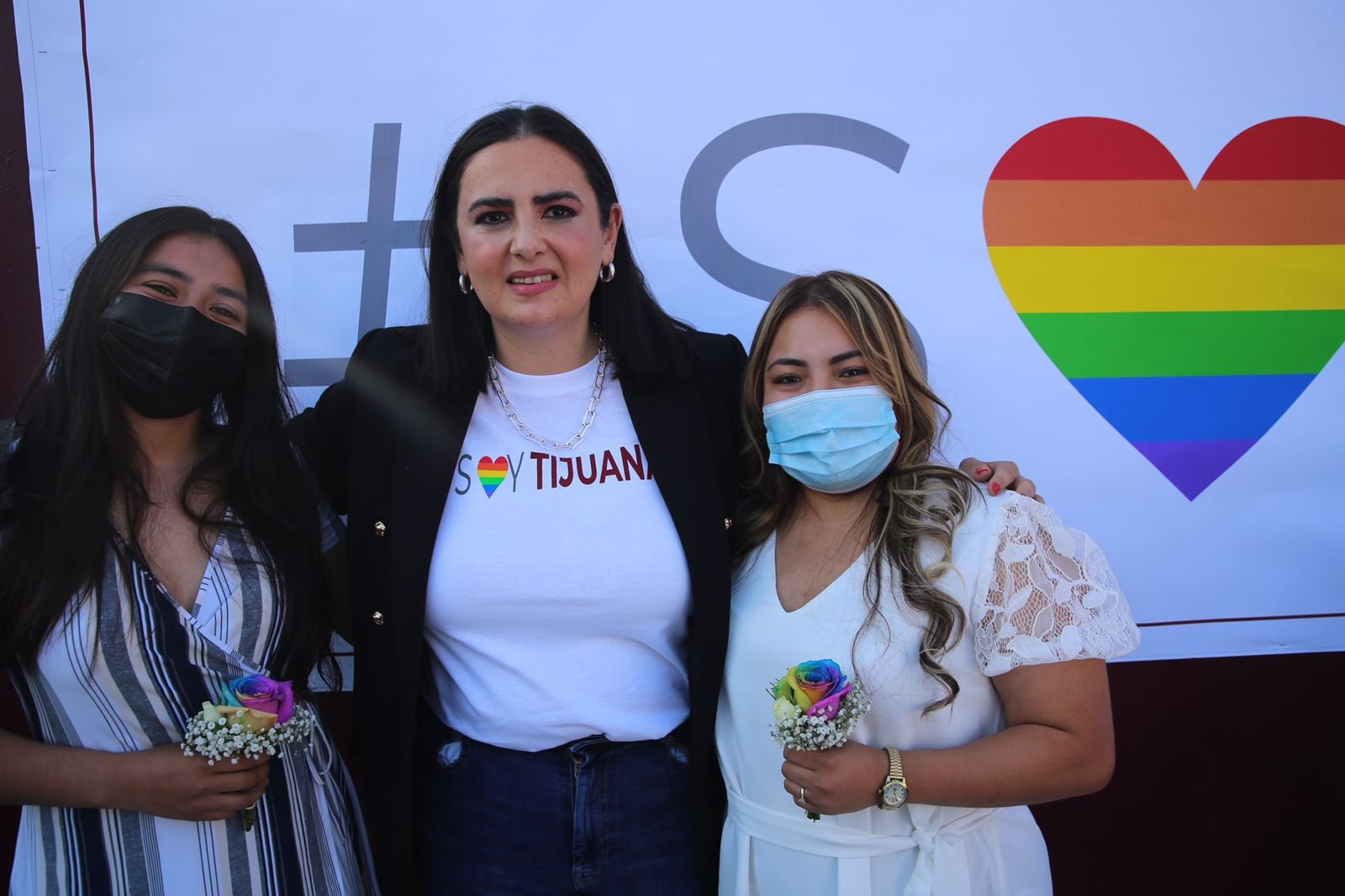 Celebran orgullo LGBT con desfile