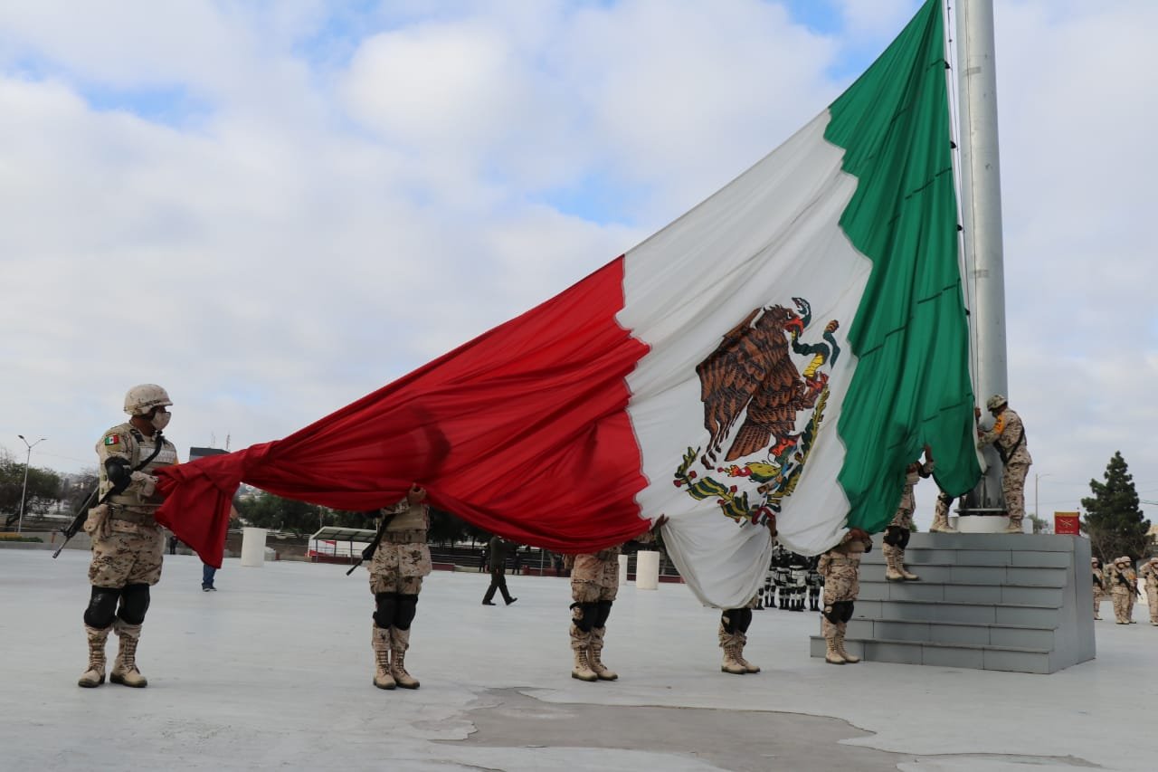 Conmemoran aniversario del inicio de independencia con desfile