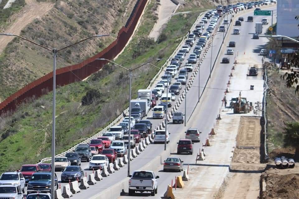 Se incrementa tráfico vehicular por medidas en cruce fronterizo