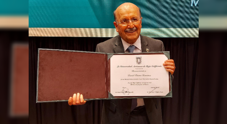 Reconocen a David Piñera Ramírez por 60 años de servicio docente en la UABC