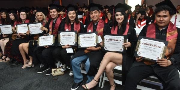Se gradúan más de 10 mil estudiantes de COBACH BC