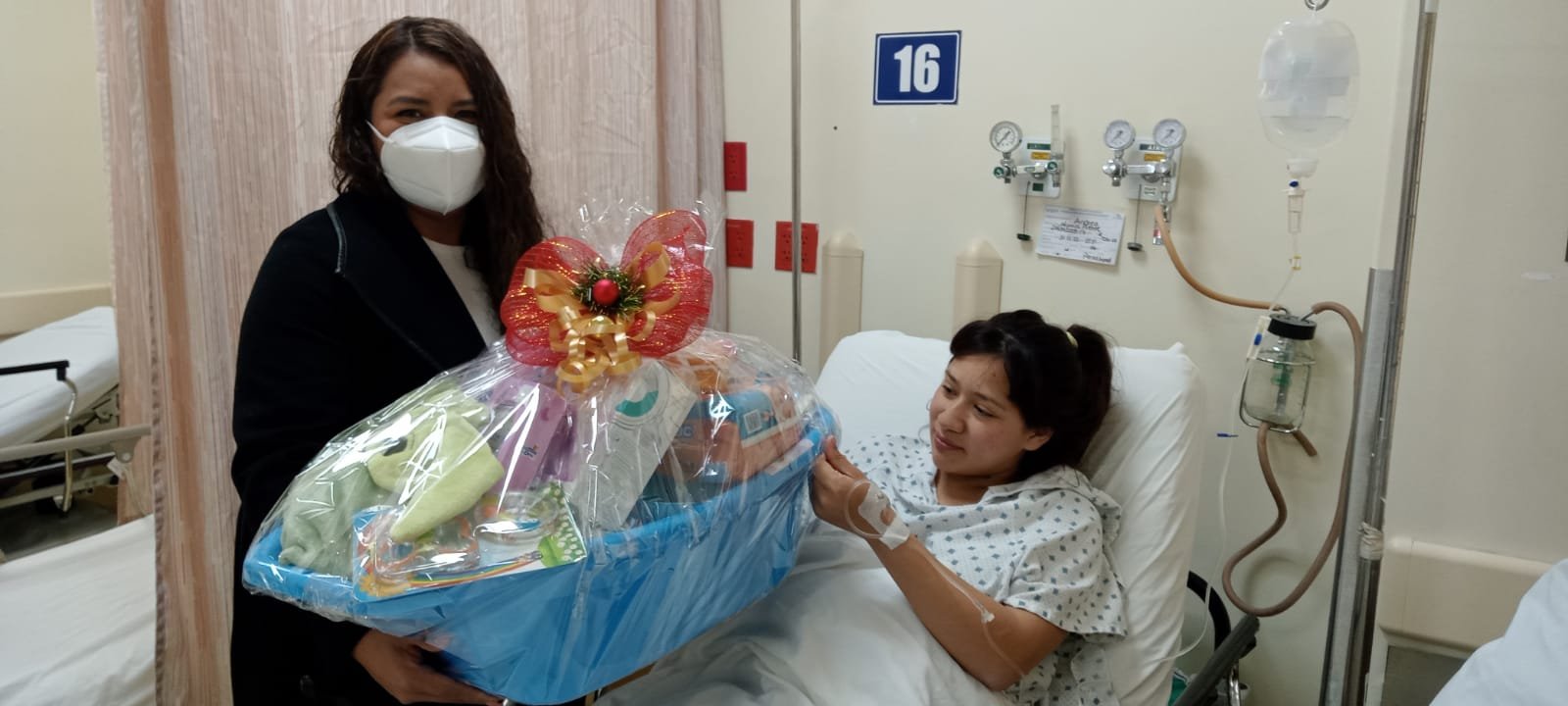 Entrega DIF canastillas a primeros bebés del 2023