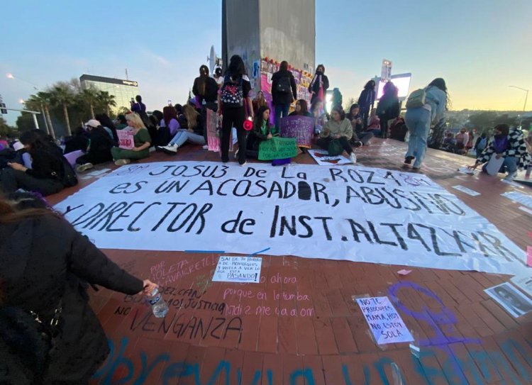 ALUMNAS Y DOCENTES DENUNCIAN A DIRECTOR DE ESCUELA EN TIJUANA