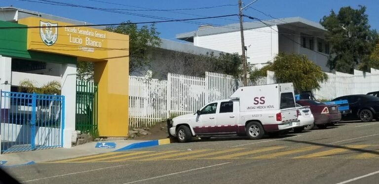 Instalan aparato detector de calidad de aire en escuela de Rosarito