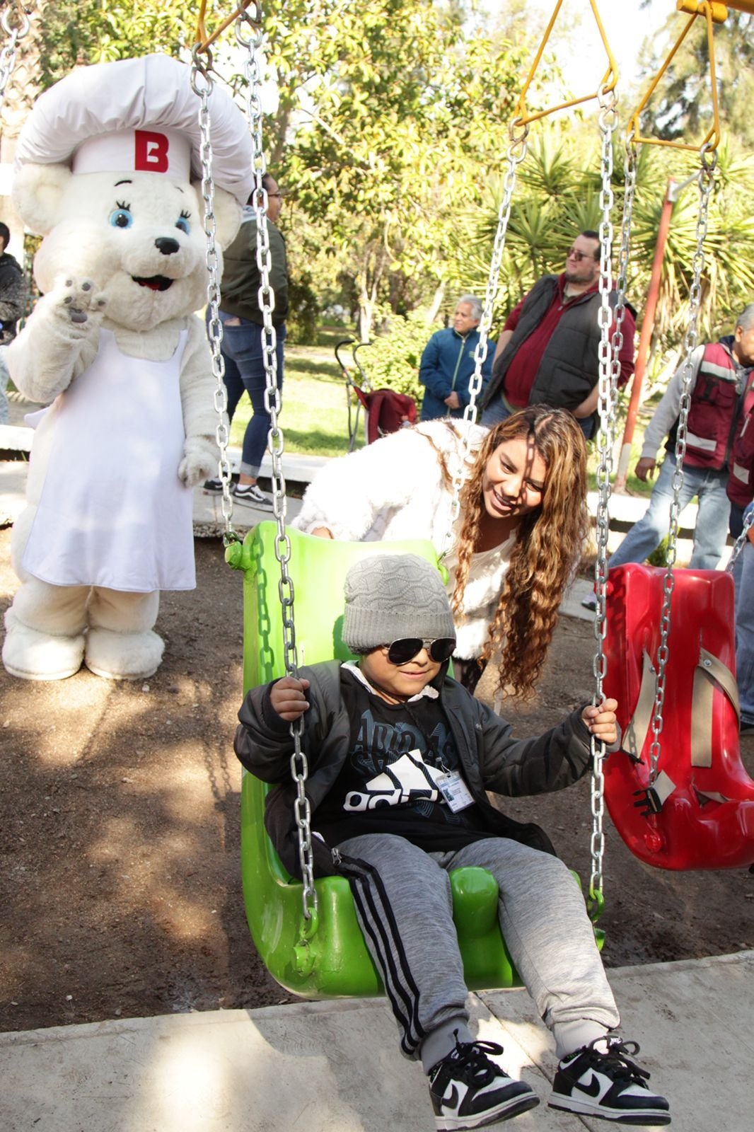 AYUNTAMIENTO Y GRUPO BIMBO INAUGURAN JUEGOS INCLUSIVOS EN PARQUE EL LAGO