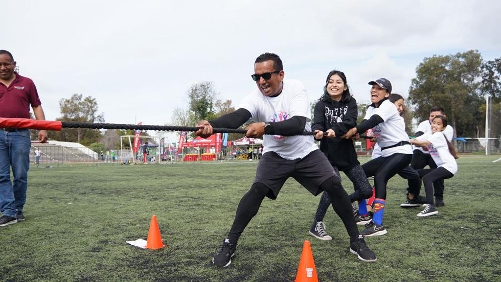 CELEBRAN TIJUANENSES EL DÍA DE LA FAMILIA CON RALLY DEPORTIVO