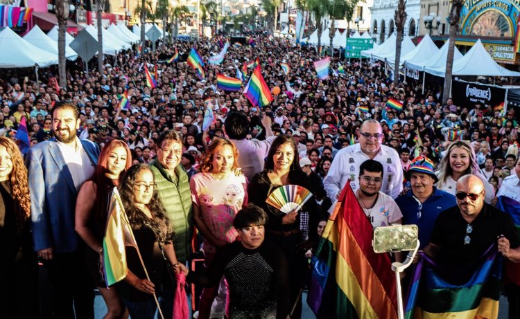 MÁS DE 30 MIL PERSONAS FESTEJAN LA DIVERSIDAD EN TIJUANA