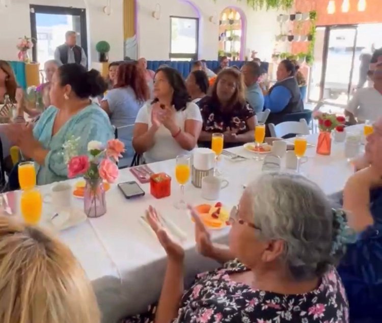 CONTINÚAN DESAYUNOS COMUNITARIOS EN LA CIUDAD