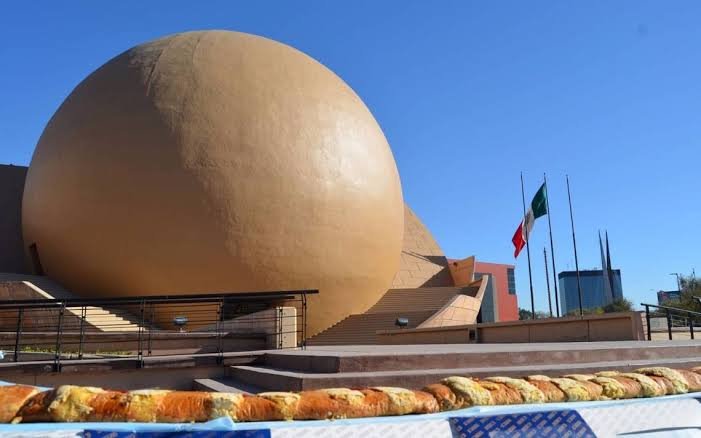 Cecut repetirá su monumental Rosca de Reyes