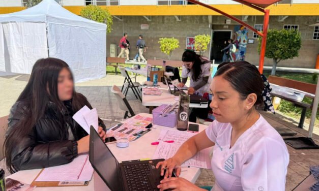 BRINDAN PSICÓLOGOS ASESORÍA A JOVENES DE CECYTE