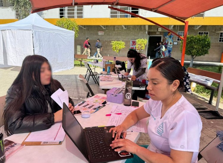 BRINDAN PSICÓLOGOS ASESORÍA A JOVENES DE CECYTE