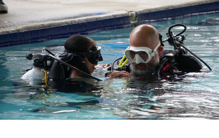 PROMUEVE IMDET EXPERIENCIA DE INMERSIÓN CON TALLER DE BUCEO CON DISCAPACIDAD