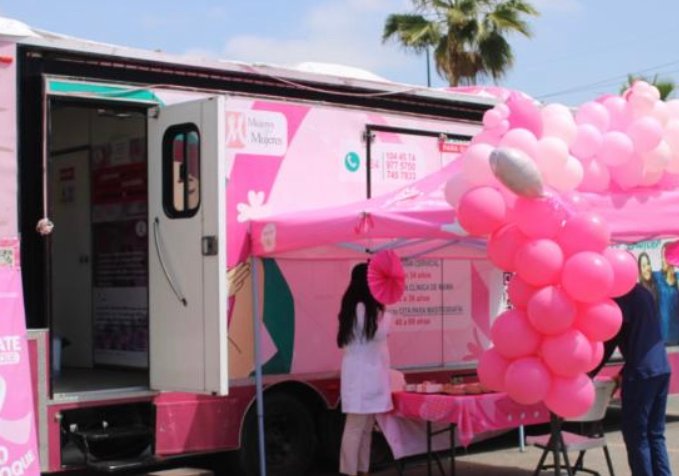 MÓDULO ROSA MÓVIL PARA LA DETECCIÓN DE CÁNCER EN LAS MUJERES SE ENCUENTRA EN MACROPLAZA