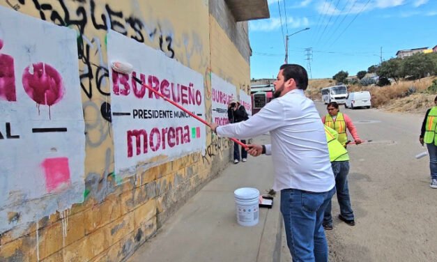 ISMAEL BURGUEÑO ACUDE A COLONIA EL NIÑO PARA INICIAR EL RETIRO DE PROPAGANDA