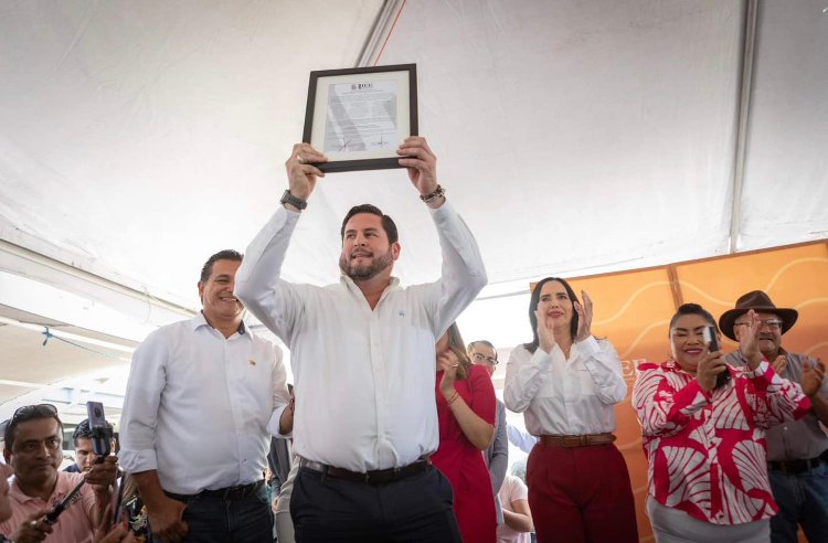 ISMAEL BURGUEÑO RECIBIÓ CONSTANCIA COMO ALCALDE ELECTO DE TIJUANA