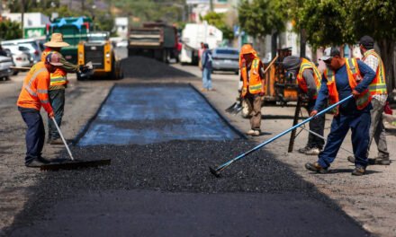 AYUNTAMIENTO DE TIJUANA CONTINÚA CON EL BACHEO EN LA ZONA CENTRO