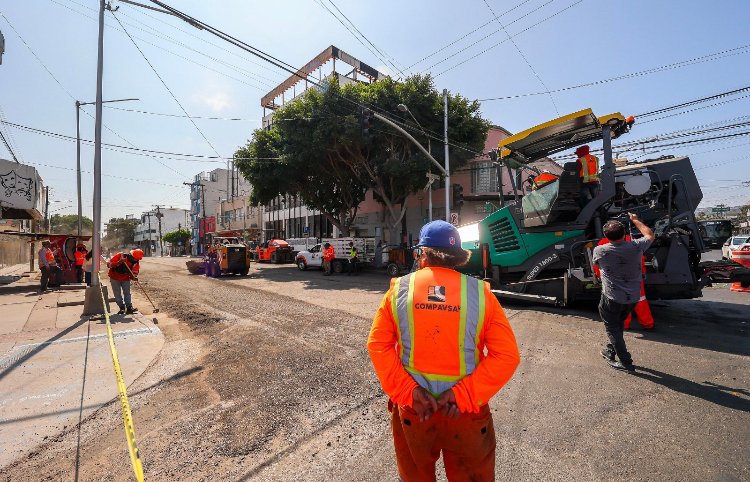 SUPERVISA ALCALDESA MONTSERRAT CABALLERO OBRAS DE BACHEO