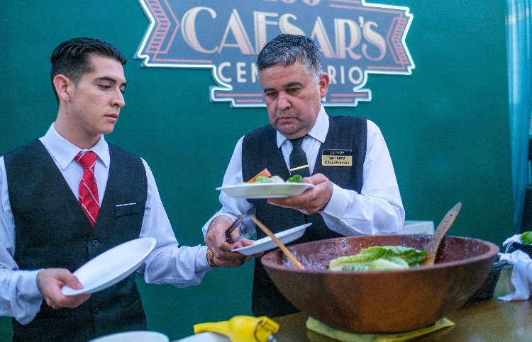 CELEBRAN CENTENARIO DE LA ENSALADA CAESAR’S