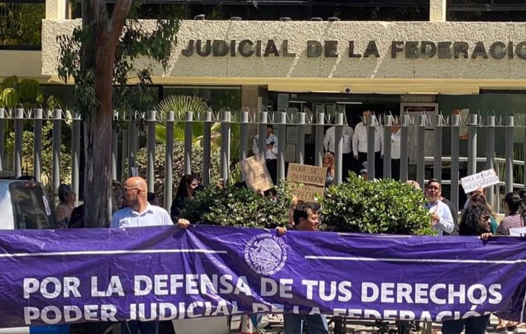 SE MANIFIESTAN TRABAJADORES EN CONTRA DE LA REFORMA AL PODER JUDICIAL DE LA FEDERACIÓN