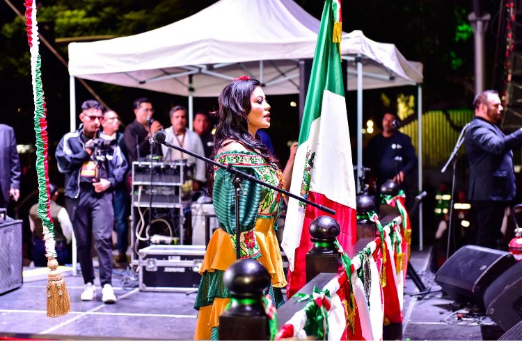 DA ALCALDESA MONTSERRAT CABALLERO GRITO DE INDEPENDENCIA ANTE MÁS DE 50 MIL TIJUANENSES