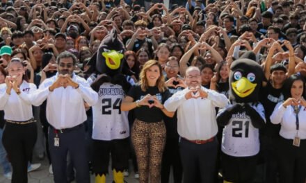 REFRENDA GOBERNADORA IMPULSO A LA EDUCACIÓN CON BECAS EN BIENVENIDA A ESTUDIANTES DE LA UTT