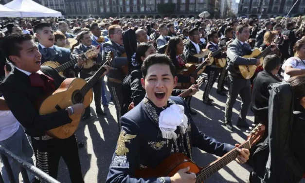 Mariachis conquistan nuevo Récord Guinness en CDMX