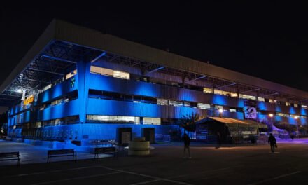 ILUMINAN PALACIO MUNICIPAL DE AZUL POR EL DÍA INTERNACIONAL DE LAS PERSONAS CON DISCAPACIDAD