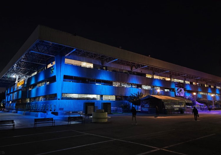 ILUMINAN PALACIO MUNICIPAL DE AZUL POR EL DÍA INTERNACIONAL DE LAS PERSONAS CON DISCAPACIDAD