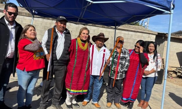 Entregan Bastón de Mando y Huipil a la Presidenta Municipal de San Quintín