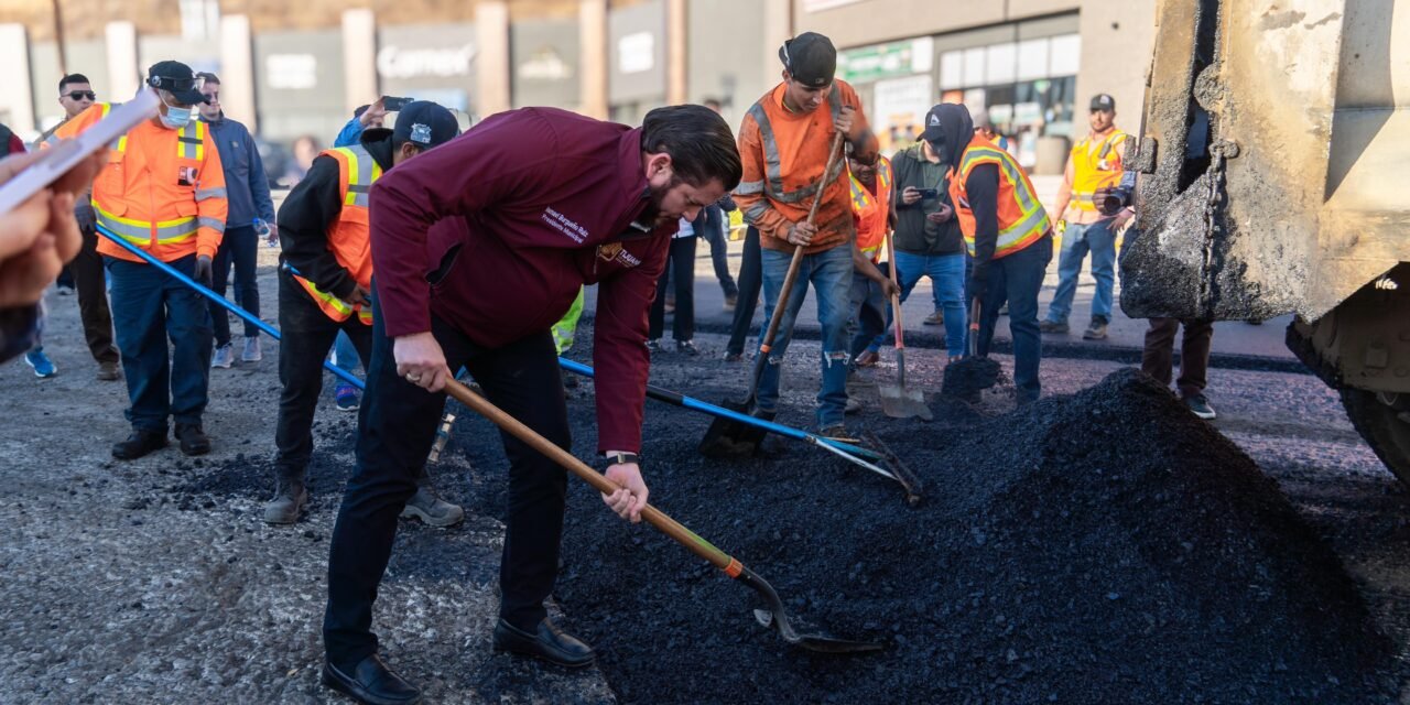 CONSTATA PRESIDENTE MUNICIPAL DE TIJUANA ISMAEL BURGUEÑO OBRAS DE MANTENIMIENTO DE VIALIDADES
