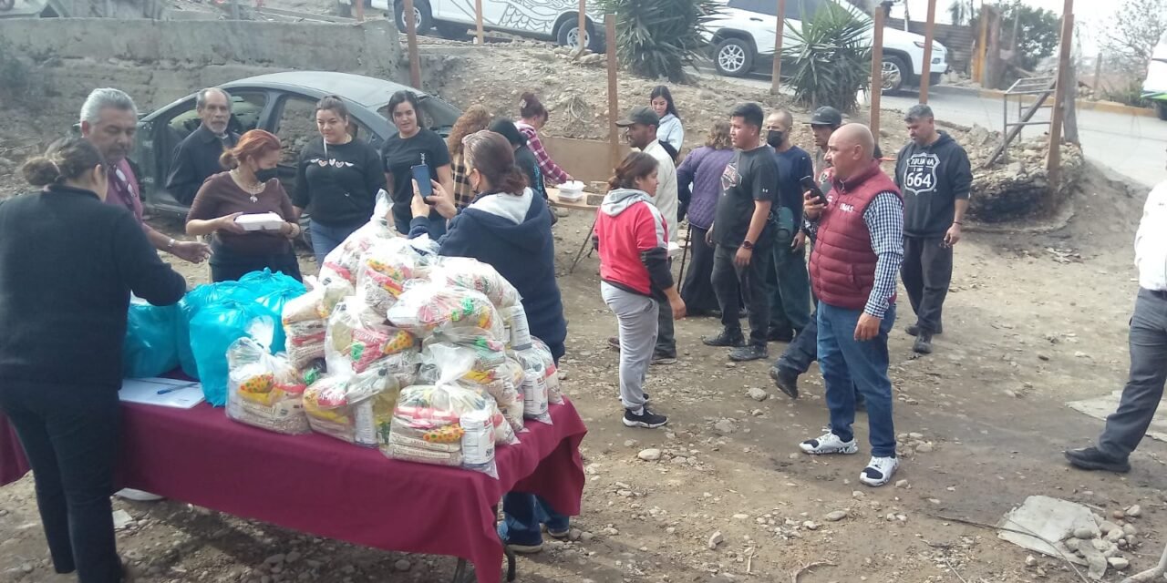 ATIENDE PRESIDENTE MUNICIPAL A CIUDADANOS AFECTADOS POR EL INCENDIO EN CUMBRES DEL RUBÍ