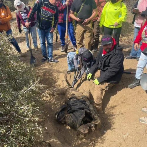 LOCALIZAN FOSA CLANDESTINA CON CUATRO CUERPOS EN LA RUMOROSA