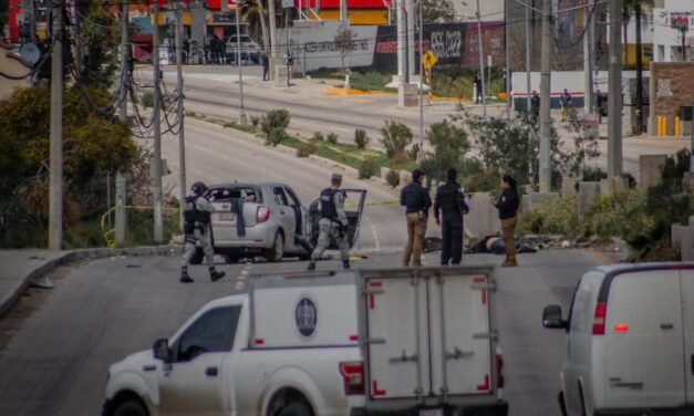 Captura Policía Municipal a cinco personas y asegura cinco armas de fuego
