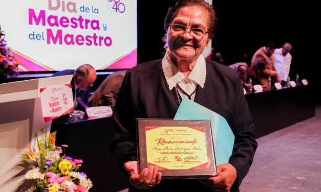 RECONOCE BC ENTREGA DEL MAGISTERIO CON APOYOS QUE HONRAN SU TRAYECTORIA