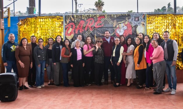 Entregan reconocimientos del programa D.A.R.E en beneficio de estudiantes de primaria y secundaria
