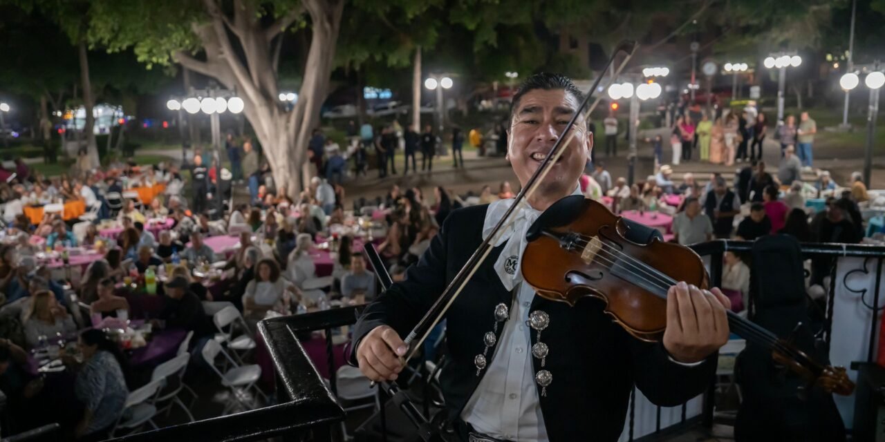 Dan la mañanitas a Tijuana por su 136 aniversario