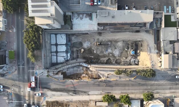 Atiende Gobierno Municipal el colapso de una estructura en la Zona Centro