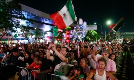25 mil tijuanenses festejaron en la CCXV Aniversario del Grito de Independencia
