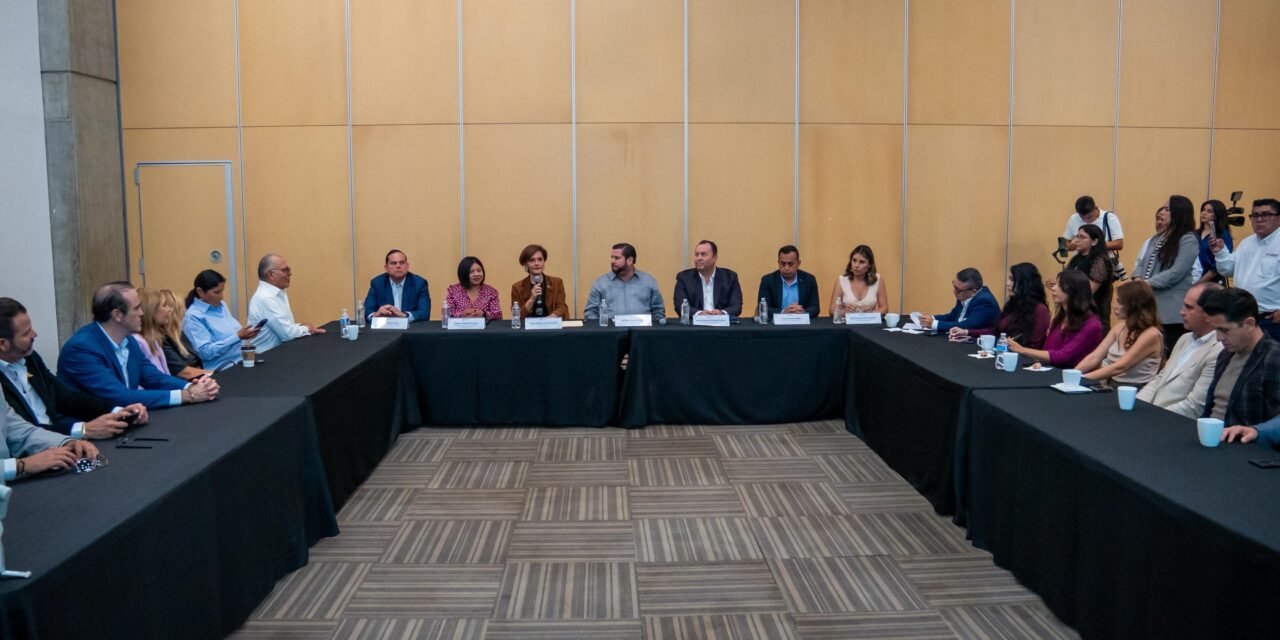 Participa Tijuana en la presentación de la alianza estratégica entre Correos de México y Mexicana de Aviación con el empresariado local