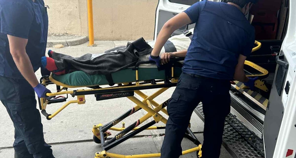 Atropellan a estudiantes de UABC; responsable huyó