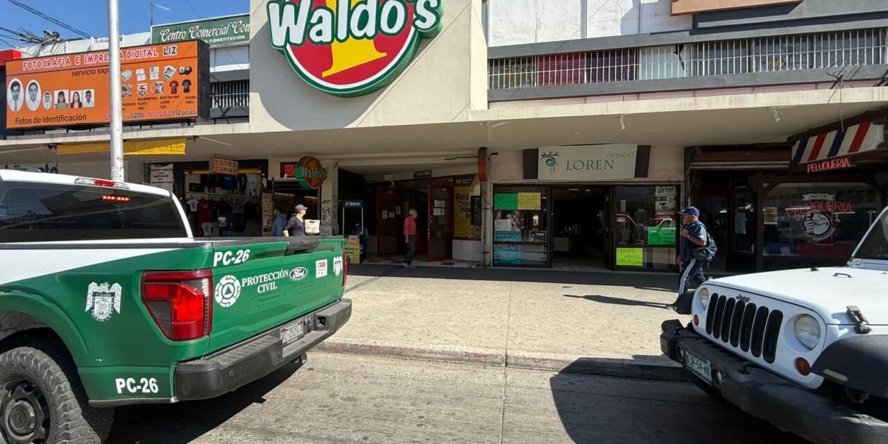 Clausuran 13 tiendas Waldo’s luego de un operativo de verificación