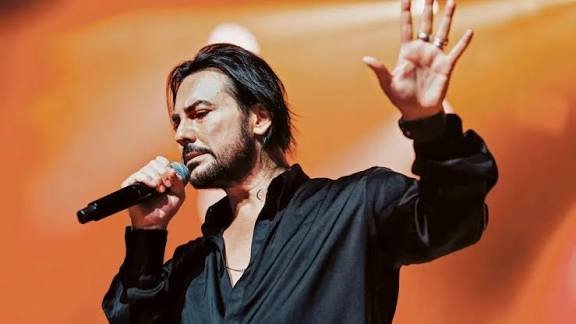 La acústica de Beto Cuevas en Tijuana