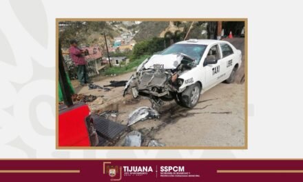 Asegura Policía Municipal a taxista bajo los influjos del alcohol tras incidente de tránsito múltiple y atropellamiento