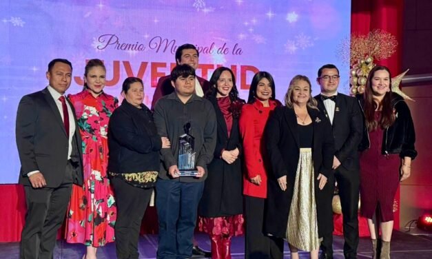 Entregan el Premio Municipal de la Juventud a talentos tijuanenses destacados