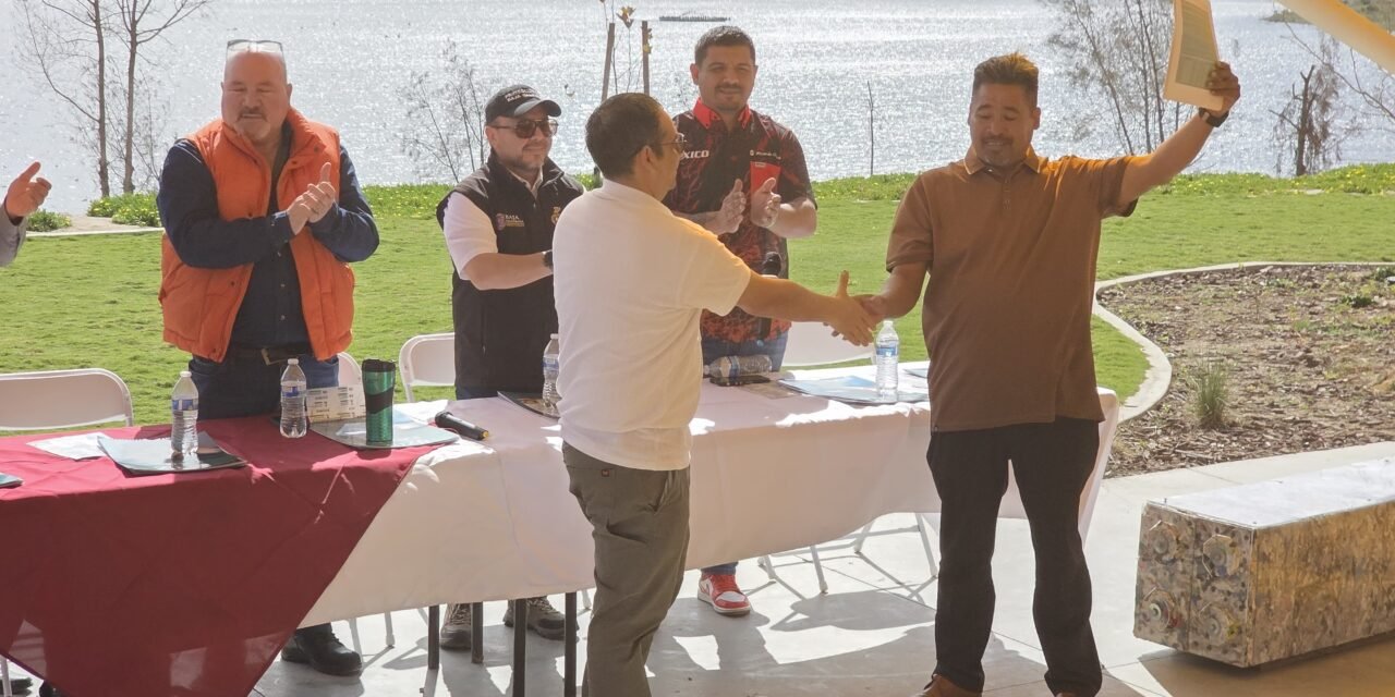 PRESENTAN PRIMER PERMISO DE PESCA COMERCIAL EN AGUAS INTERIORES DE BC