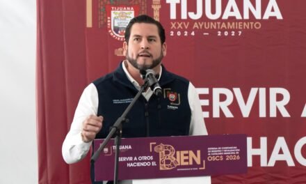 Fortalece Ismael Burgueño vínculo con la Sociedad Civil mediante entrega de constancias 2026